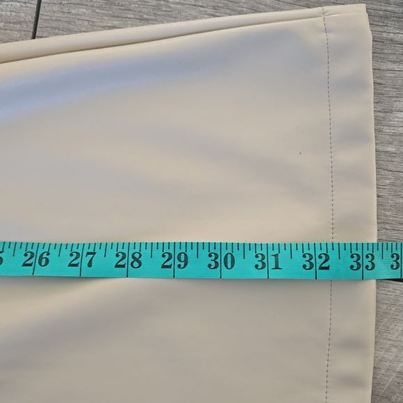 HOUSE OF HARLOW 1960  cream faux leather collared mini dress. Size XS - Picture 12 of 12